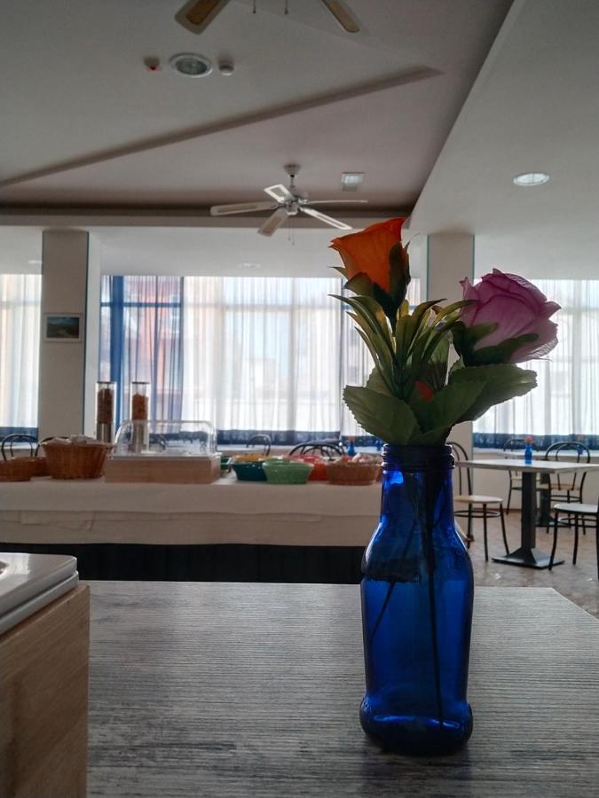 Hotel Goldene Rose Rimini Bagian luar foto
