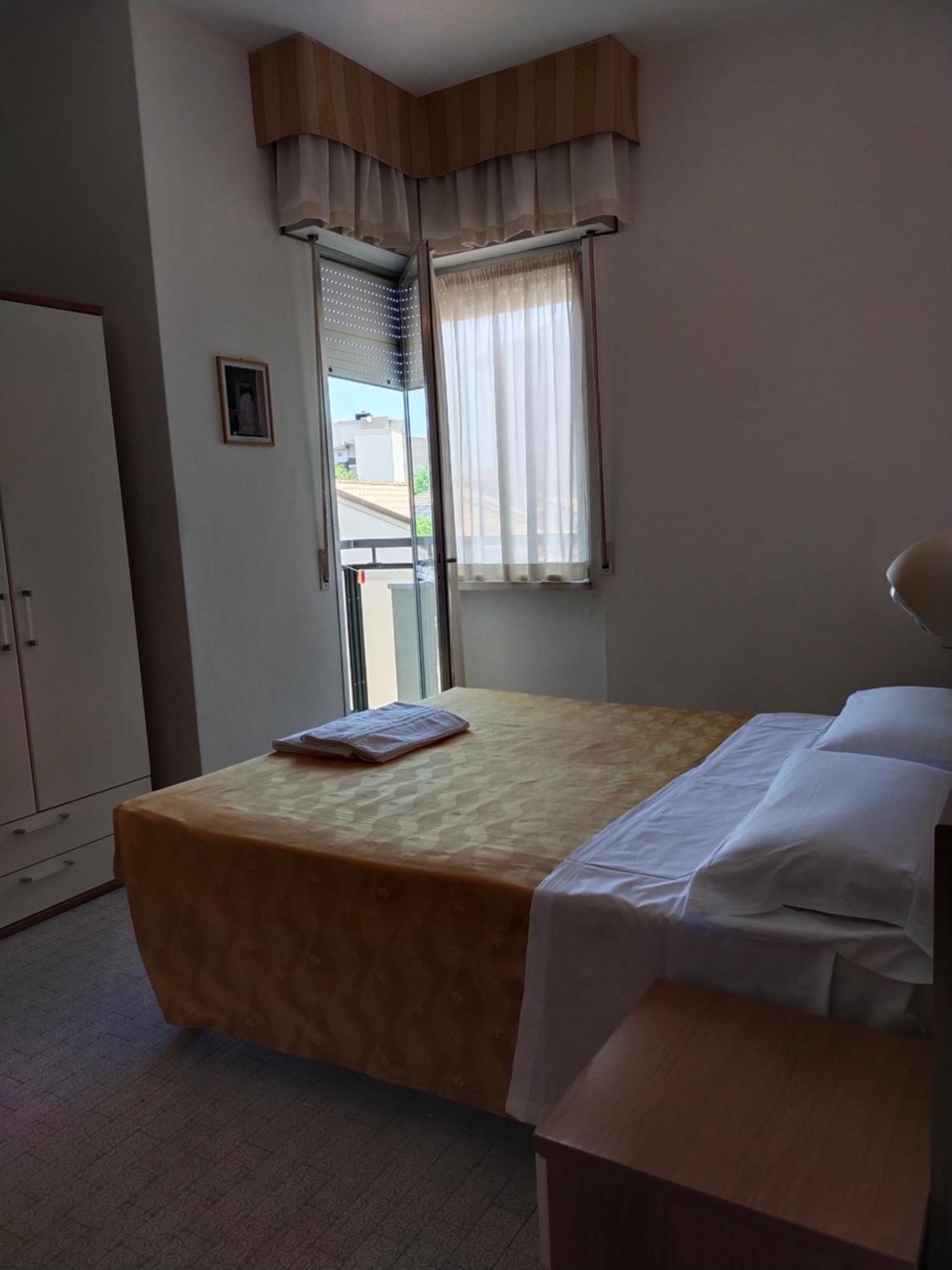 Hotel Goldene Rose Rimini Bagian luar foto