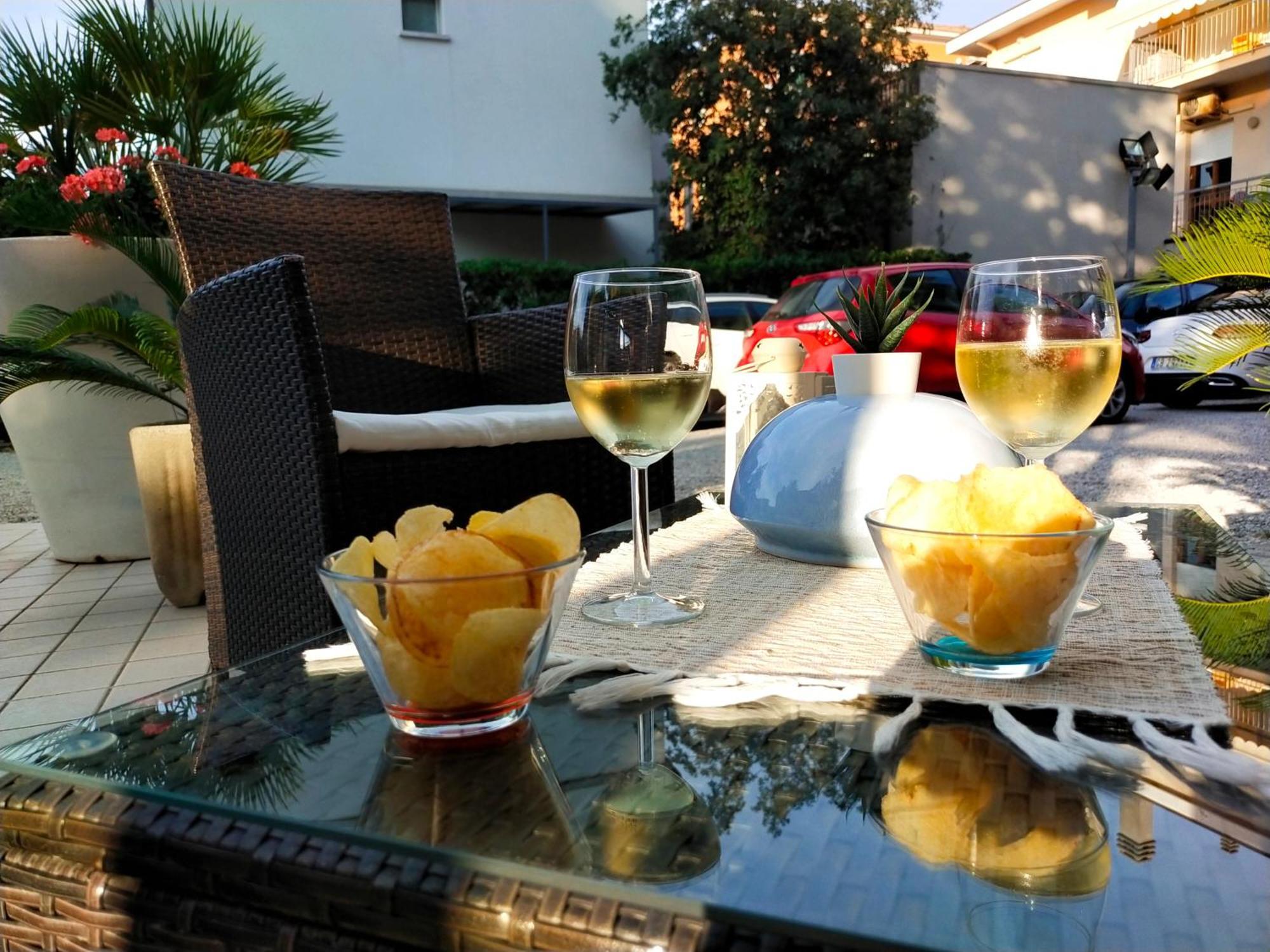 Hotel Goldene Rose Rimini Bagian luar foto