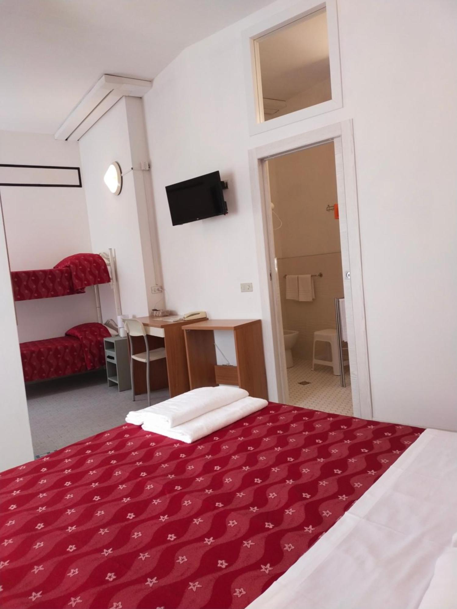 Hotel Goldene Rose Rimini Bagian luar foto