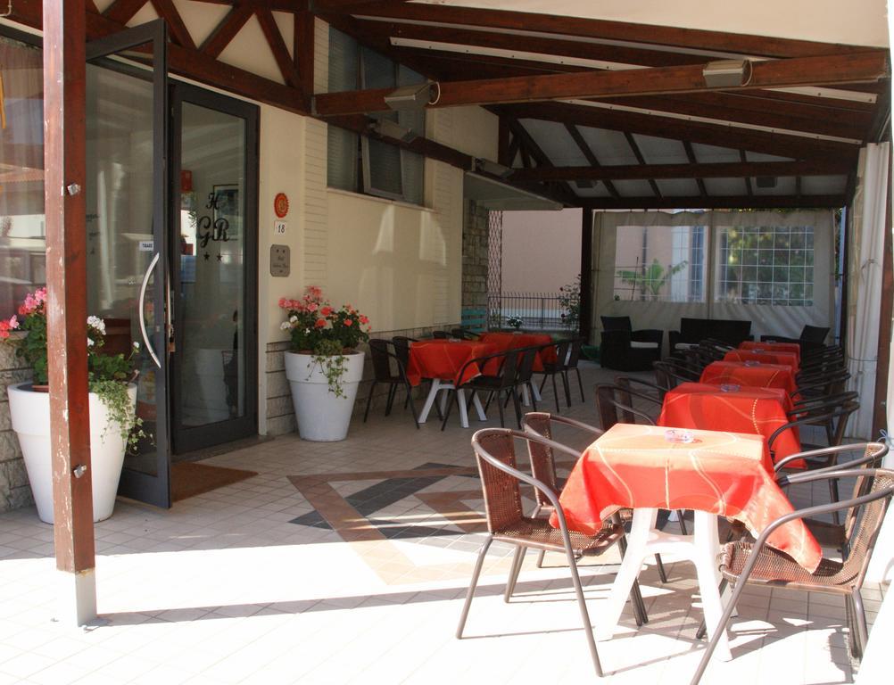 Hotel Goldene Rose Rimini Bagian luar foto
